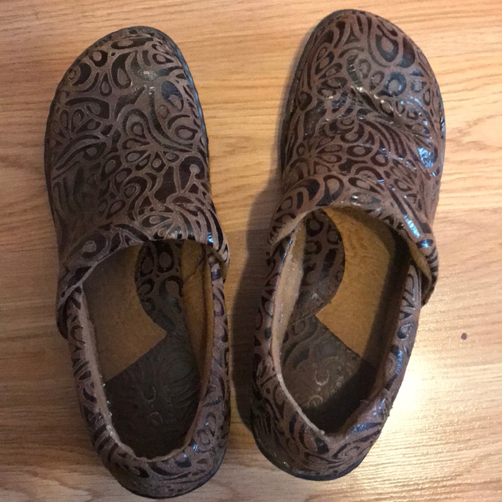 Born B.O.C. Slip on shoes